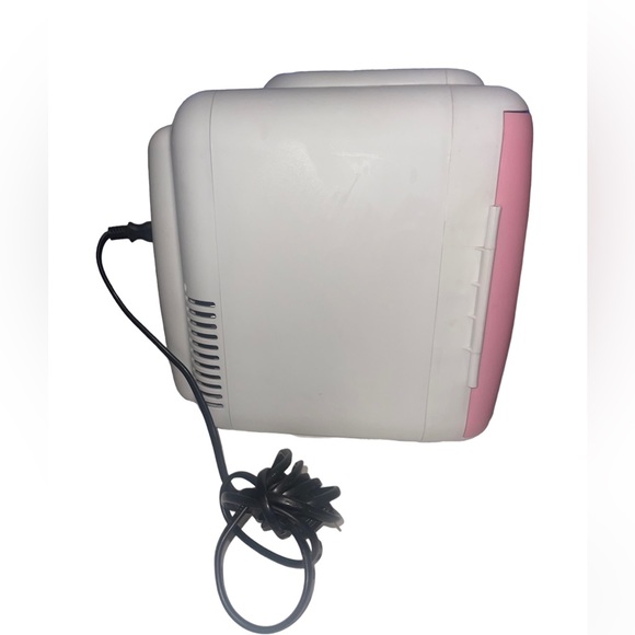 Skin Care Fridge by Cooluli - Picture 3 of 5